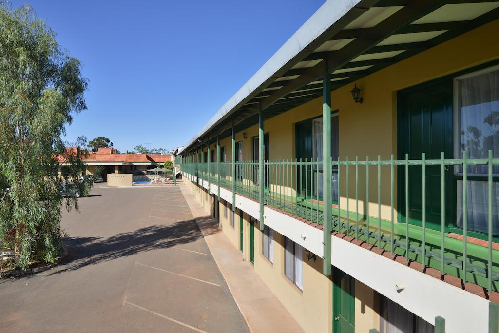 The Tower Hotel Kalgoorlie Exteriör bild